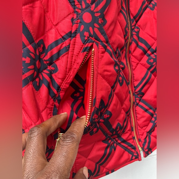 Crown & Ivy Quilted Vest - Picture 6 of 10